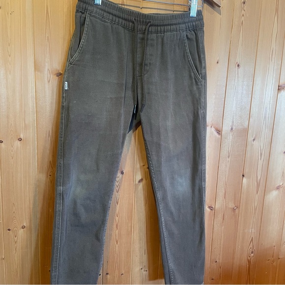 FairPlay Cropped - Picture 3 of 6